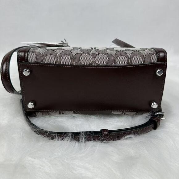 COACH Andrea Carryall Bag Crossbody Signature Jacquard CT766 Oak/Maple NWT - Picture 11 of 11